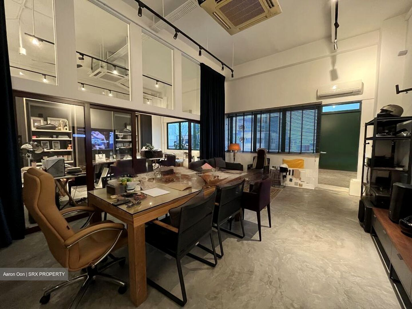 Redhill Forum (D3), Factory #464483121